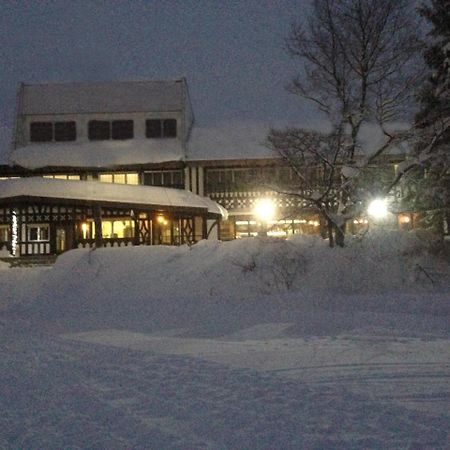 Ski-In, Ski-Out Iwatake Apartments Hakuba Buitenkant foto