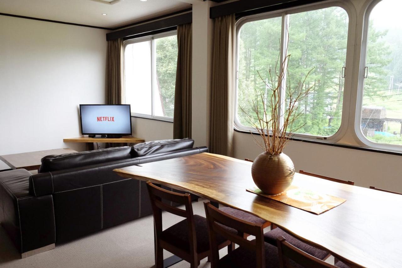 Ski-In, Ski-Out Iwatake Apartments Hakuba Buitenkant foto
